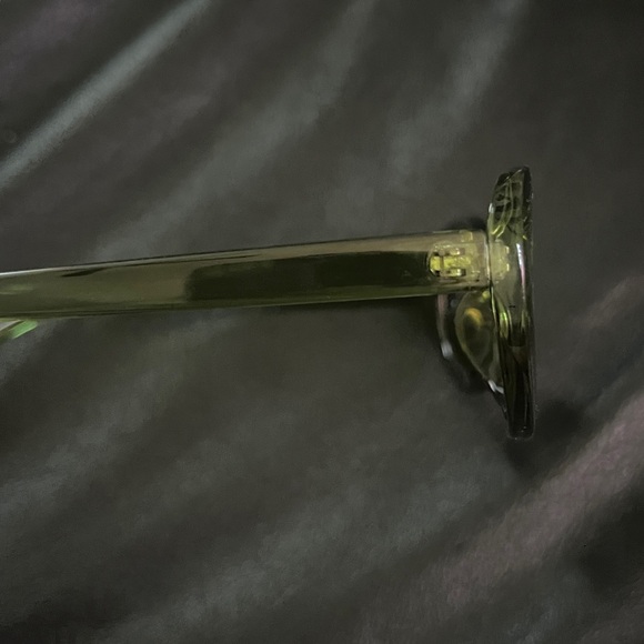 Oval Frame Retro Sunglass - Green - Picture 6 of 6